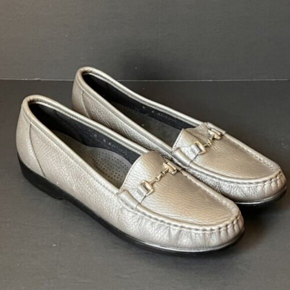 SAS Metro Pewter Silver Leather Slip on Shoes Women 8 S Slim AAA Horse Bit - Picture 2 of 10